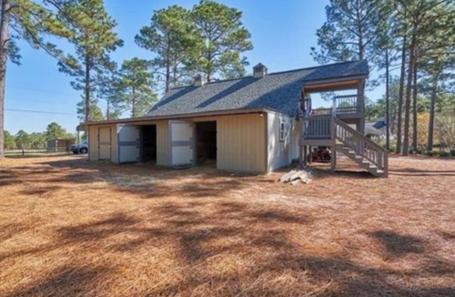 Southern Pines Apartment | The Regal Roost Equestrian Escape- horse accommodations available