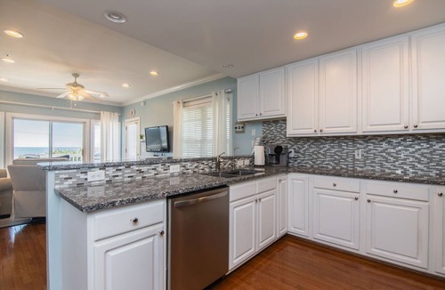 Edisto Island Condo | The Retreat 5B “Edisto Blessing” | Edisto Beach Ocean View Condo | Private Balcony + Pool Access