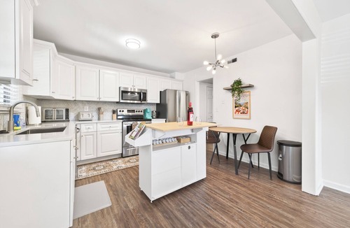 Charlotte House | The Retreat at South Charlotte- Stylish 3BR Getaway, Family Friendly