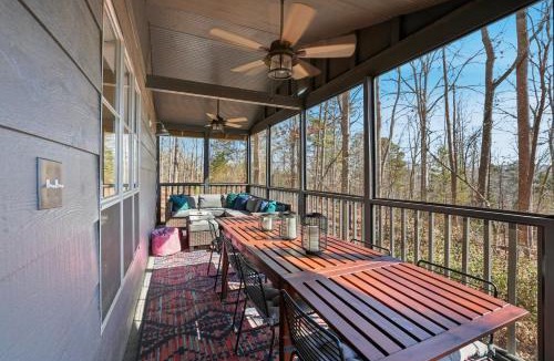 Martin House | The Sapphire Shore Cottage with Dock! home