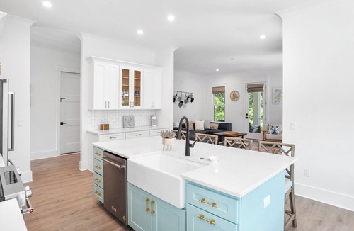 Saint Helena Island House | The Second Star- 1 Block to Sand and Ocean!