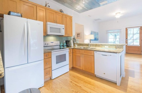 Sanford House | The Shed - Historic Downtown Sanford Premier Vacation Rental