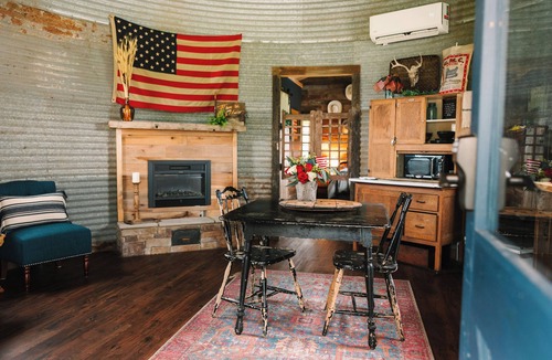 Lynchburg Other | The Silos at Promise Manor "Duke". Farm stay mins from historic Lynchburg, TN.