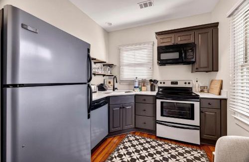 Savannah Victorian District Apartment | The Squares of Savannah: Madison by Lucky Savannah