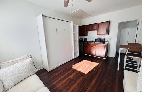 Thomas Square House | The Starland Loft Apartment- Savannah, GA