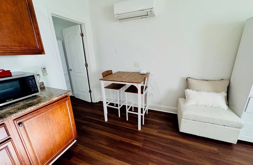 Thomas Square House | The Starland Loft Apartment- Savannah, GA