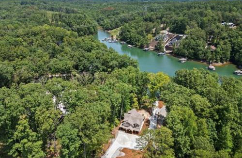 West Union House | The Starling Bear Den on Lake Keowee