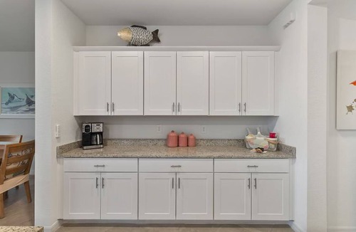Port Charlotte House | The Sunset House - Bright, Coastal, Pond View, Amenities and Close to Beaches