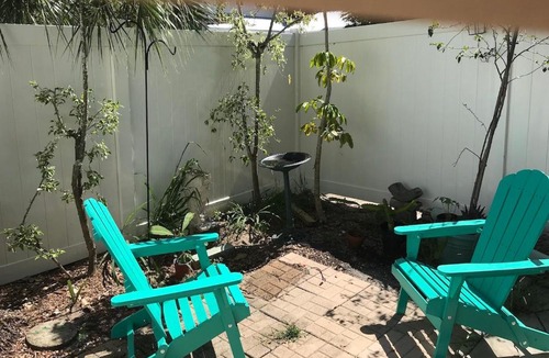 St. Petersburg Apartment | The Treehouse-Short Term available message Jo-An