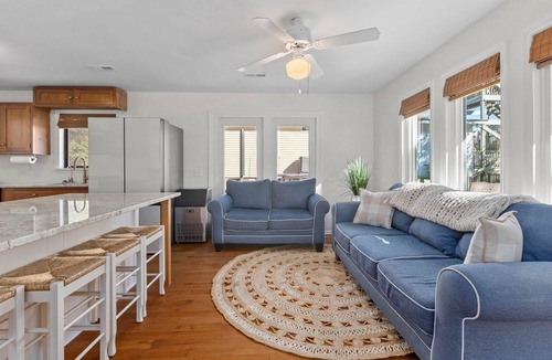 Edisto Island House | The Ugly Dolphin a Polished Home for 12
