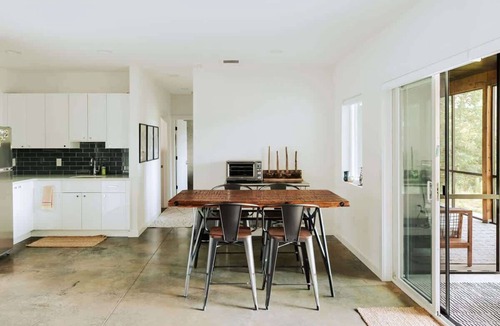 Young Harris Apartment | The Understory at This Way | Hot Tub Retreat