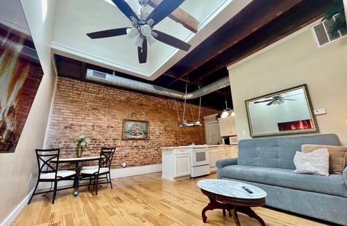 Abbeville Apartment | The Uptown - King Suite on Abbeville's Historic Square