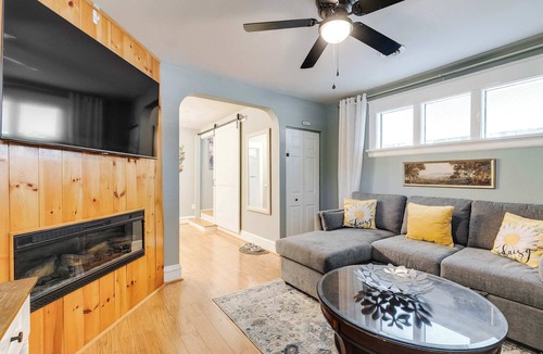 Richmond House | The Urban Cottage 4BR Private Family Retreat/Parking/fully fenced
