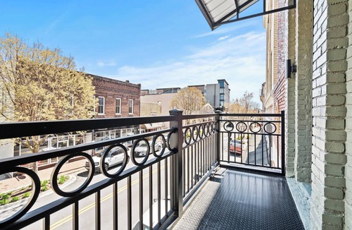 Florence Apartment | The Urban Flats