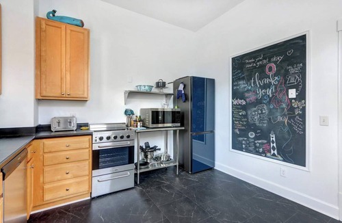 Beach Institute Apartment | The Whale Loft | Historic Charm + Balcony