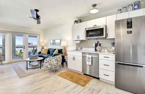 Painters Hill House | The White House On Flagler Beach - All 8 Bedroom Home