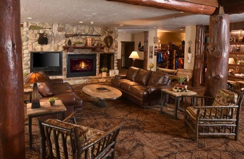 Onalaska Hotel | Theme Mini Suite l Pool & Free Parking | 5mi to Onalaska Omni Center