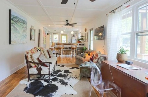 Midtown Cottage | This is not an active listing A Little Bit Country in Savannah - Monthly stays