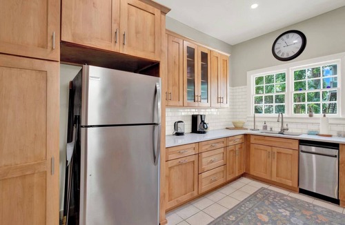 Thomas Square House | Thomas Square Affair Unit A