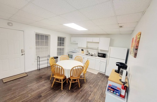 Buford House | Three-Bedroom Guest Suite in House Basement
