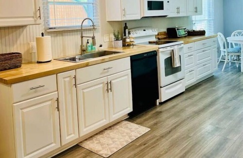 Russellville Cottage | Three Little Birds Canal Home