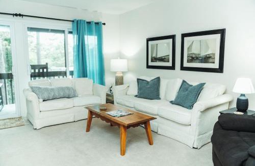Pinehurst Apartment | Three Little Pines Condo 2BD 2BA with Seasonal Pool Close to Village and Pinehurst Resort