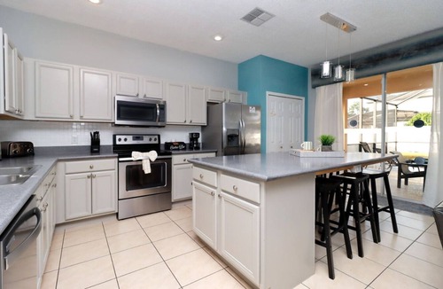 Seasons House | Tiger Lilly House 6 Bedroom
