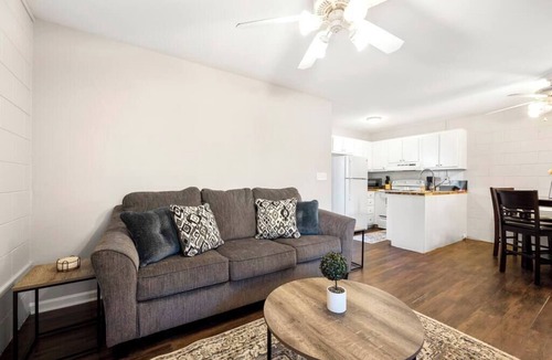 Central House | Tiger's Refuge sleeps up to 18 -10 min to Clemson