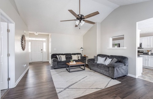 East Fayetteville House | Timber Ridge Guest House - Quiet & Convenient