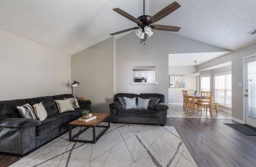 East Fayetteville House | Timber Ridge Guest House - Quiet & Convenient