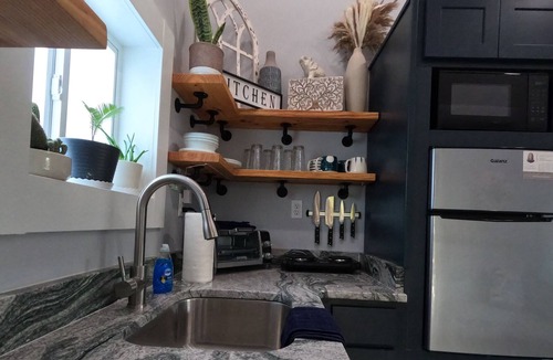 Kings Grant Cottage | Tiny Home Minutes to Wrightsville Beach or Downtown Wilmington