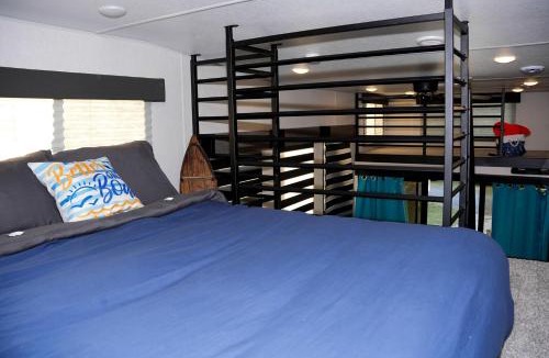 Eutawville House | Tiny Home Retreat with Lake Views & Private Patio in Eutaw Springs, South Carolina
