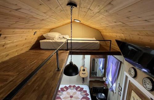 Fredonia House | Tiny Tiny Bunkhouse