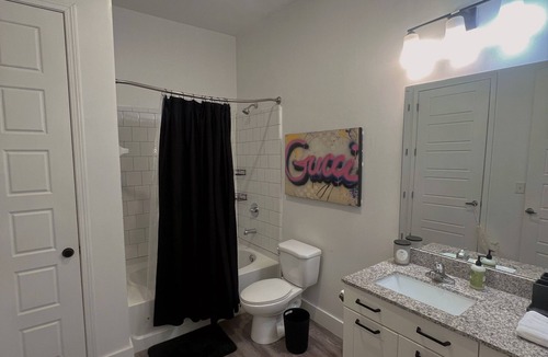 Castleberry Hill Apartment | Top Floor Downtown 1BR, Stadium View, 5 Min Walk to Stadium
