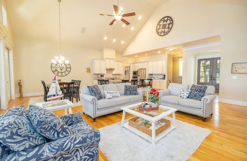 Macon House | Top Rated Luxury 8-bedroom house with Best Boathouse on Lake Gaston.