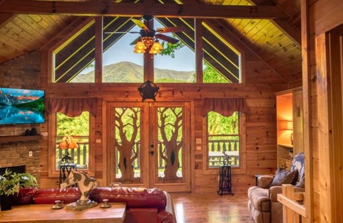 Wears Valley Cabin | Top Rated, Romantic, Secluded, Stunning views, hot tub, pool table, nearby draws