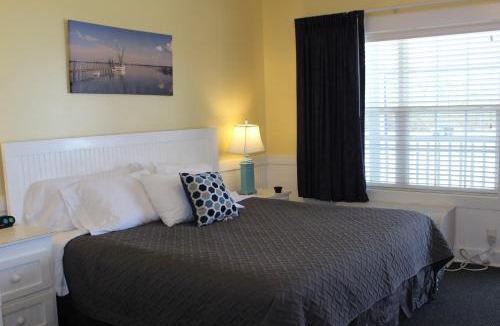 Sneads Ferry Hotel | Topsail Shores Inn