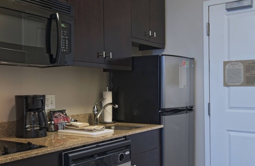 Terry Sanford Hotel | TownePlace Suites Fayetteville Cross Creek