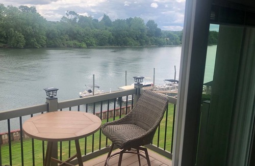 Beech Island Condo | Townhome Available on the scenic Savannah River, 2 miles from Downtown Augusta