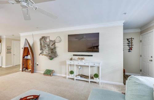 White Lake House | Townhome w/Outdoor Pool & White Lake Access!