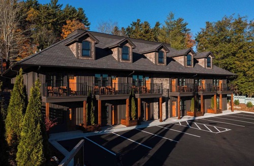 Blowing Rock Hotel | Townhome with Private Balcony, Fireplace & Soaker Tub on Downtown Main St.