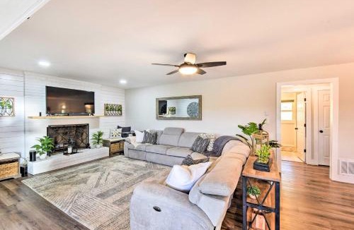 Townville House | Townville Lake House w/Private Dock, Kayaks!