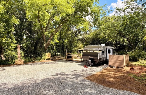 Piedmont House | Tranquil 2-bedroom caravan with AC in charming Piedmont