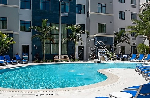 Naples Apartment | Tranquil Studio w/Pool, Bar, Fitness, Breakfast/Near Marco Island Beaches