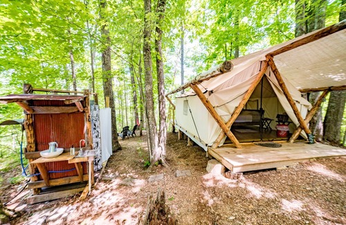 Sevierville RV Rental | Travel&Leisure mag top Glamping luxury T4