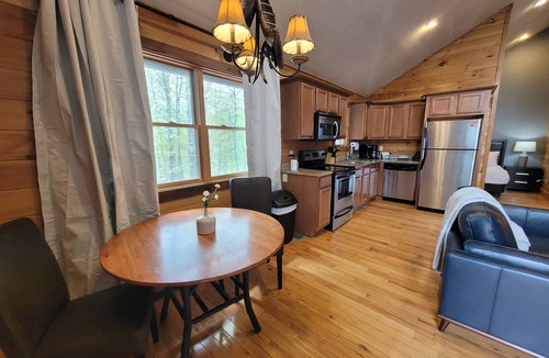 Bryson City Cabin | Treehouse C - A Suite Getaway for Two