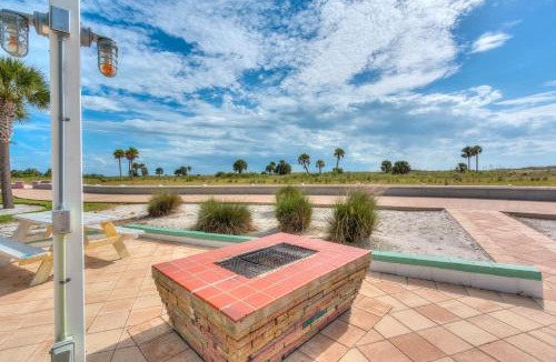 Treasure Island Resort | Tropic Terrace Suite #9 - Beachfront Resort
