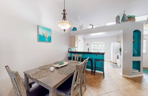 Lakewood Park House | Tropical Hideaway — Private Pool, Spa‑Like Hot Tub, BBQ Grill & Entertainer's Lanai 🍹