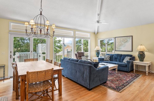Saint Helena Island House | Tropical, Oceanview, Golf cart & Bikes, super clean, a Fripp Island favorite