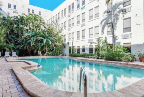 Palm Beach Apartment | TROPICAL Palm Beach NEW SUITE 3 Beds 2 BEDRS &2BATHROOMS ENSUITE BEACH 5 MINOutdoorPOOL Garden